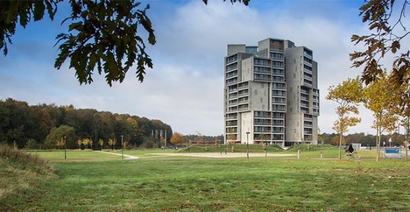 Campuskollegiet med konferencelokalet SKY øverst oppe